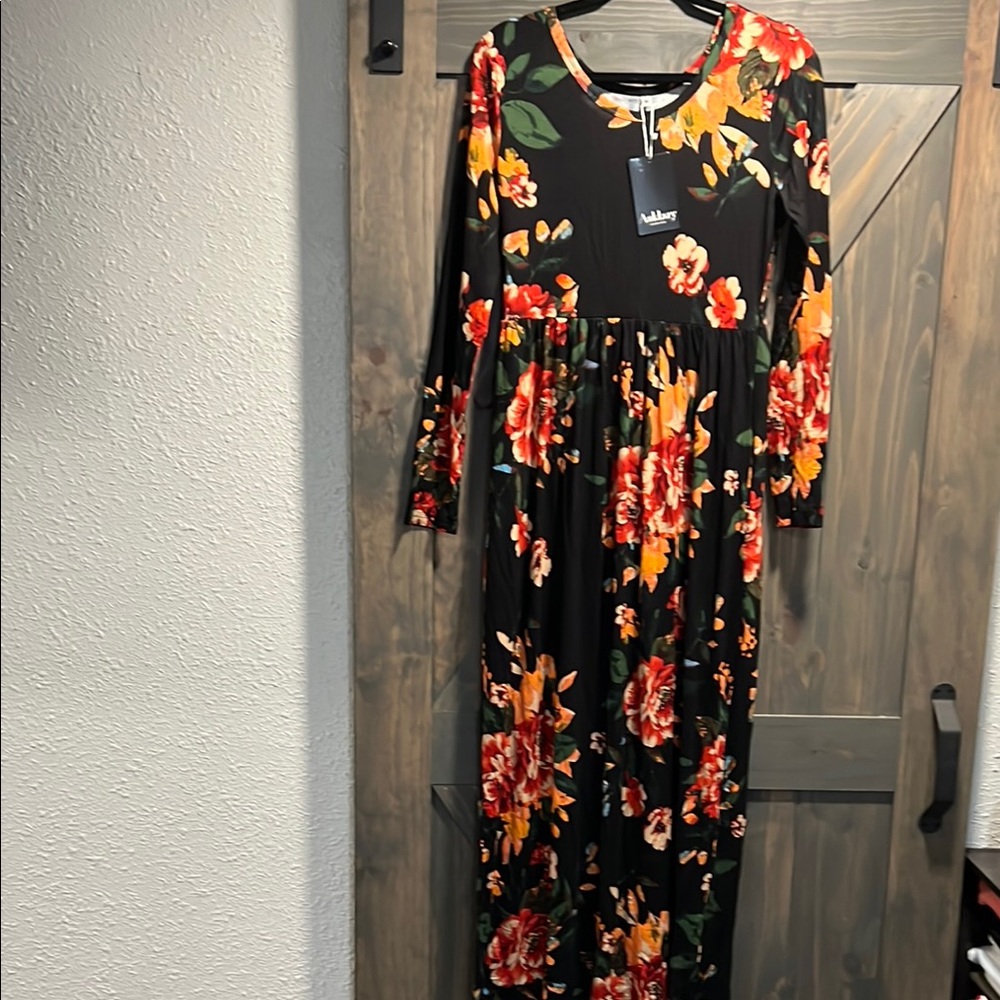 Floral Maxi Dress in Black and Red